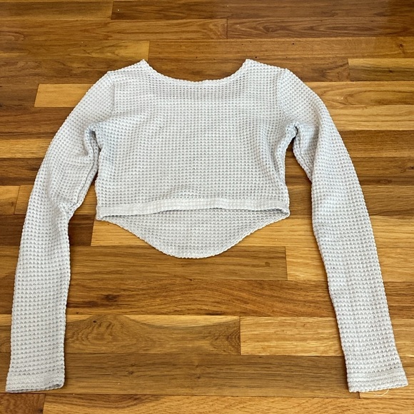 Women’s Cream Crocheted Long Sleeve Crop Top Size S - Picture 4 of 5